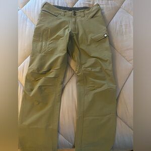 NWOT- TRUEWERK-Men's Olive Green Tactical Pants